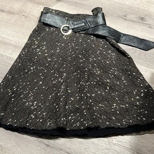 Wool skirt with belt